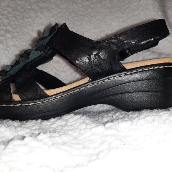 NWT Clarks Collection Women's Size 8 Med BLACK TEXTILE Floral Detail Sandals - Picture 8 of 12